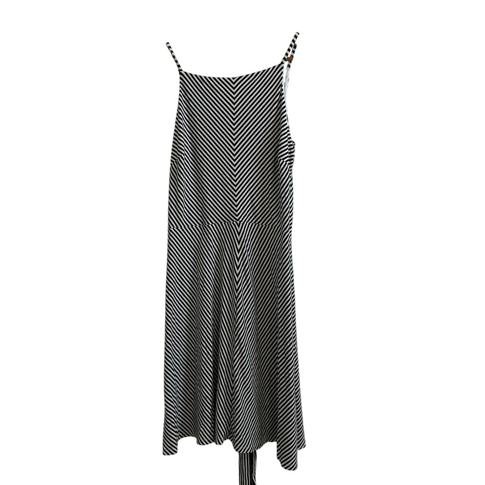 Ann Taylor size M Soft Striped Knee Length Dress Black White A-Line Tie Waist
